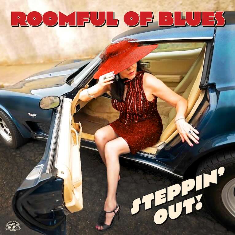 ROOMFUL of BLUES / Steppin' Out!